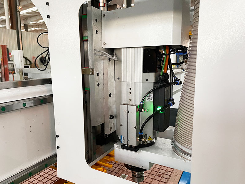 CNC Router with Auto Tool Changer