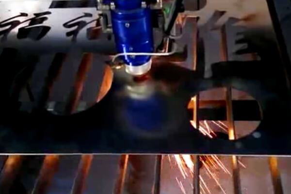 1.5mm Stainless Steel Mixed Laser Cutting Machine STJ1325M