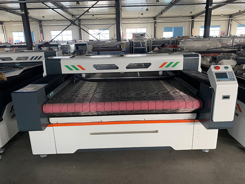 Best fabric store cutting machine