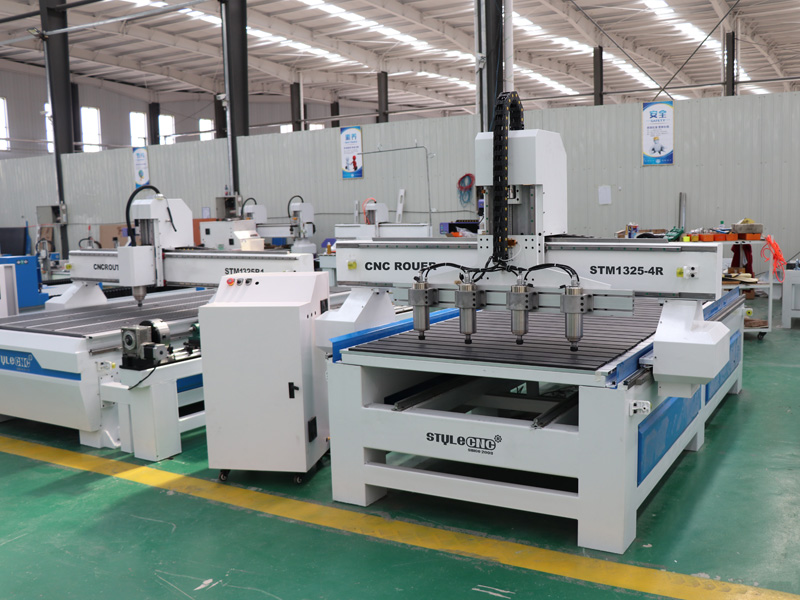 The First Picture of Multi-Head 4th Axis Rotary CNC Wood Engraving Machine