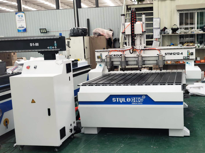 Multi Spindle CNC Woodworking Machine with Four Heads