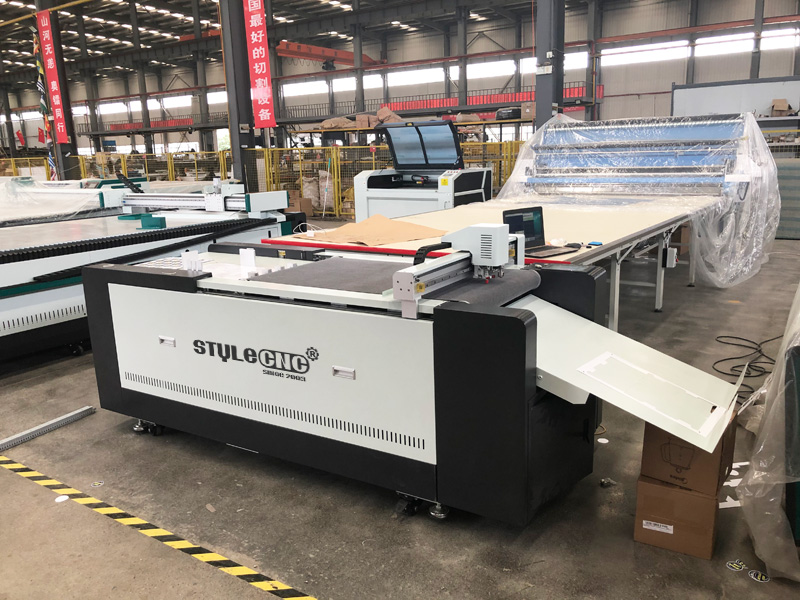 The First Picture of 2022 Best Flatbed Vinyl Cutter & Cutting Plotter For Sticker, Label, Signage, Lettering