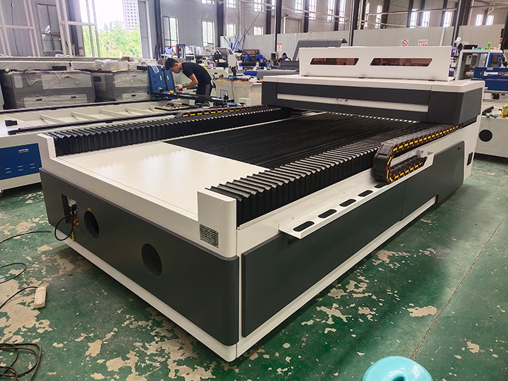 The Third Picture of 4x8 Flatbed Laser CNC Engraving Cutting Machine for Sale