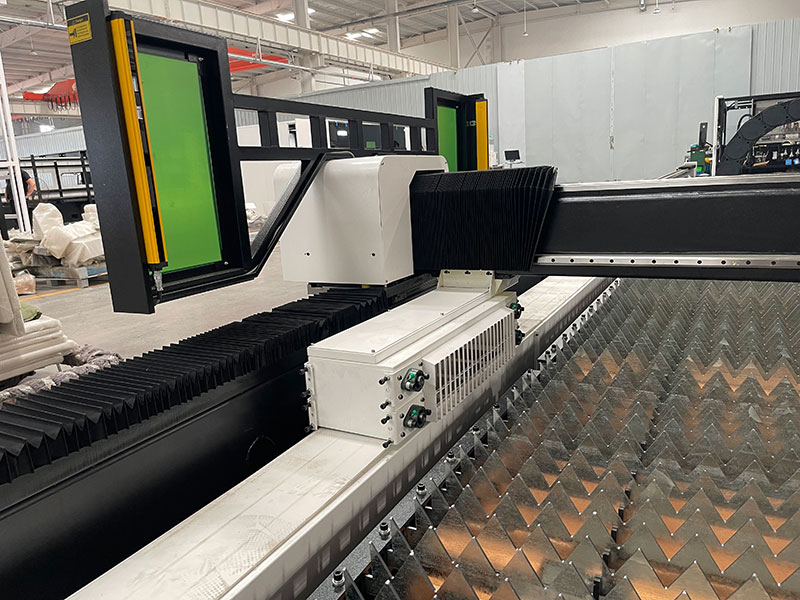 Enhanced safety with light curtain Enhanced safety with light curtain