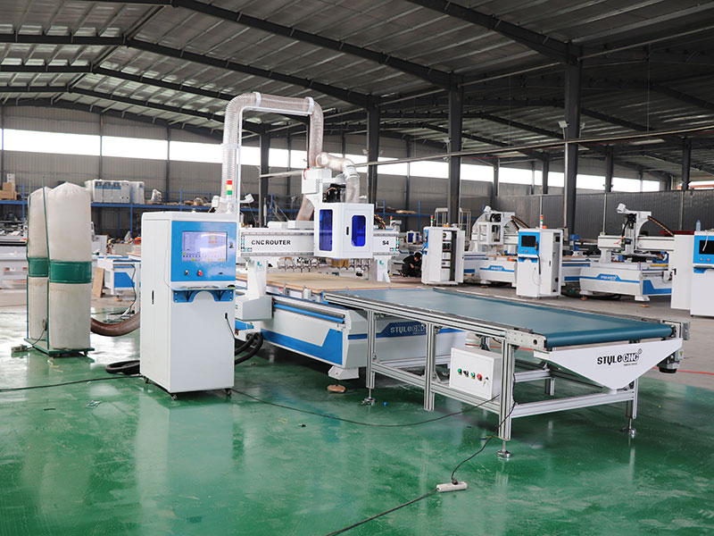 自動(dòng)套料板式家具數(shù)控開料機(jī)