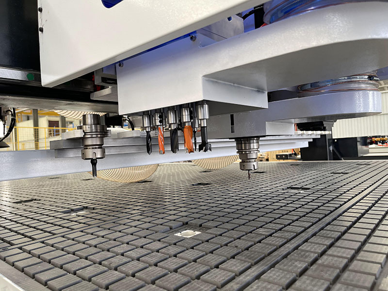 自動(dòng)套料板式家具數(shù)控開料機(jī)