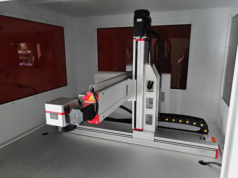 大型三軸龍門(mén)光纖激光打標(biāo)機(jī)出售