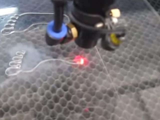 Acrylic Laser Cutting Machine with Dual Laser Cutting Heads