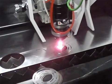 1000W Fiber Laser Machine Cut 1mm Aluminum Composite Panel