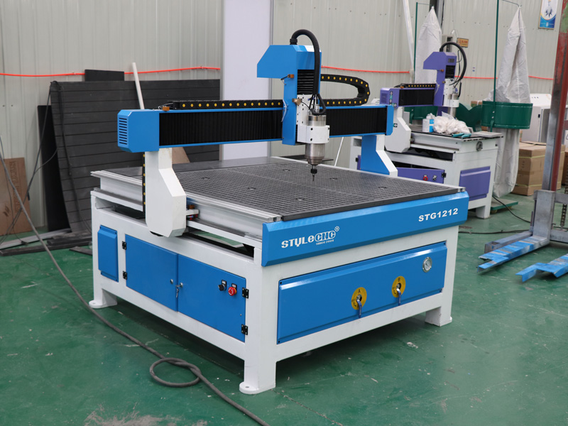 The Second Picture of Low Cost 3 Axis CNC Router Machine with 4x4 Table Size