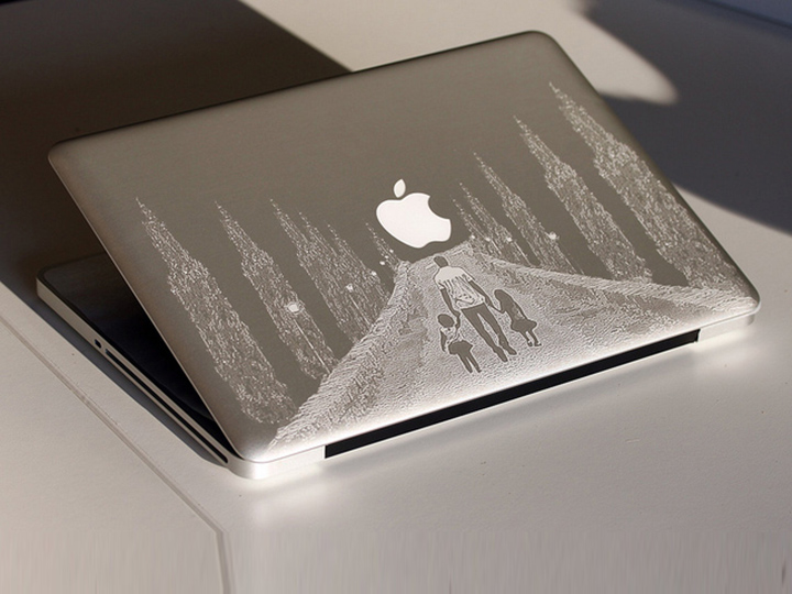 Laptop Printing by MOPA Fiber Laser Marking Machine Laptop Printing by MOPA Fiber Laser Marking Machine