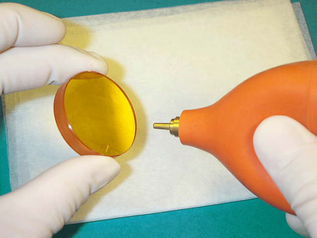 如何清潔激光切割機(jī)鏡頭？