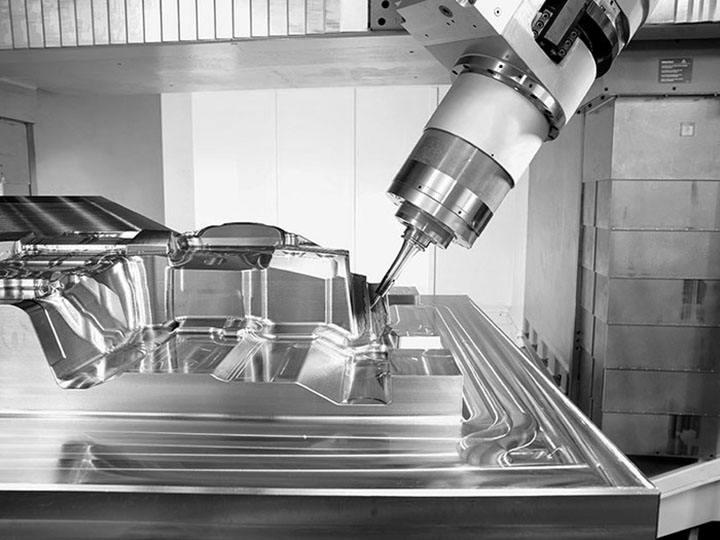 復(fù)雜的機械零件不再能夠僅由熟練的操作員制造。