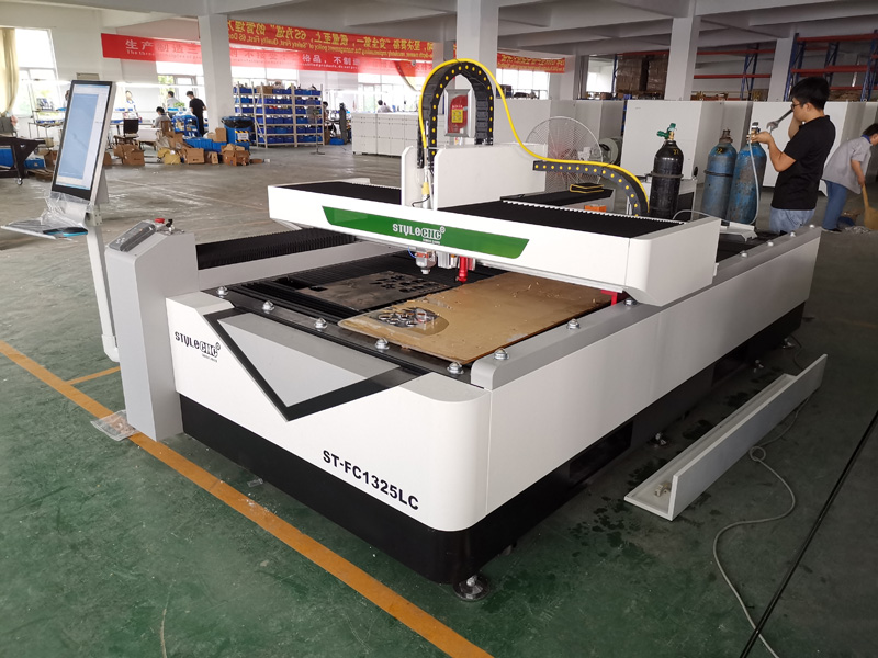 Fiber & CO2 Combo Laser Cutting System for Metal & Nonmetal
