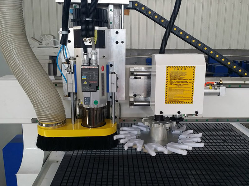 Why CNC Machining Center Is Edging Out Primary CNC Router? Why CNC Machining Center Is Edging Out Primary CNC Router?