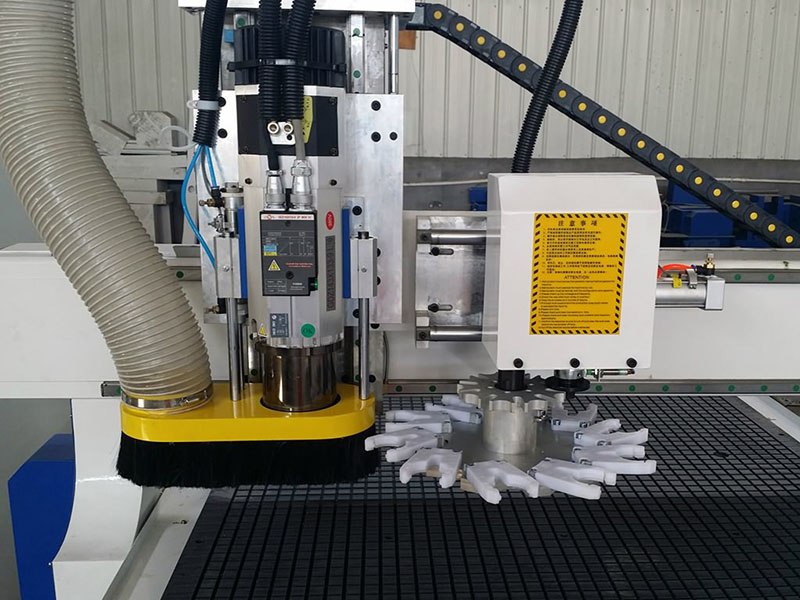 Why CNC Machining Center Is Edging Out Primary CNC Router?