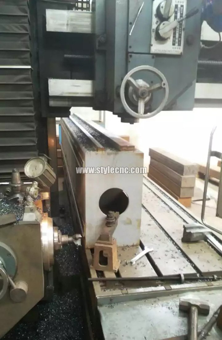 Gantry-style five-face CNC machining center Gantry-style five-face CNC machining center