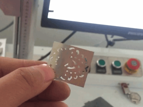 30W Fiber Laser Marking Machine for 0.5mm Sliver Cutting