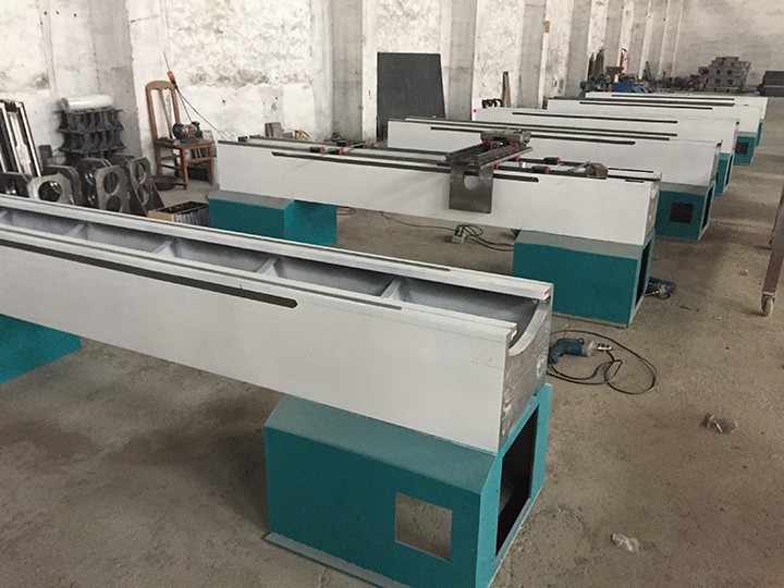 Large Long Wood Lathe with Cast Iron Bed