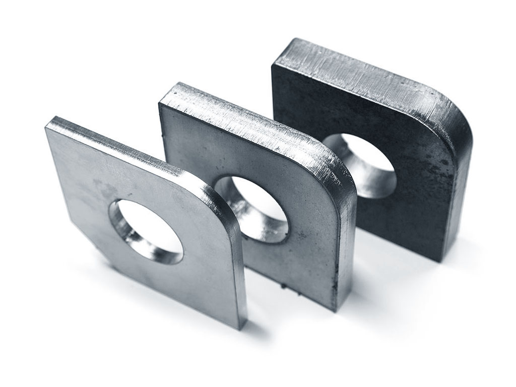 Fiber laser cutting metal parts