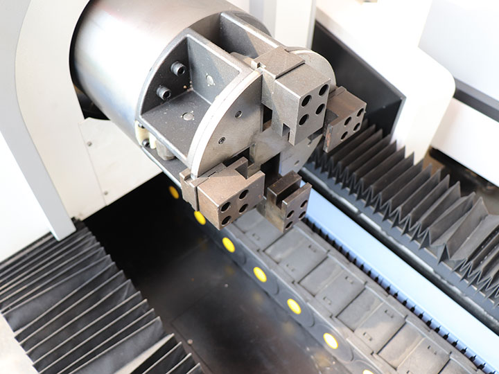 laser cutting machine for metal pipes