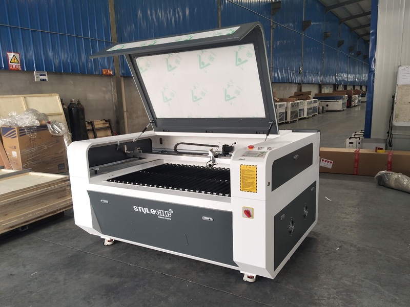 1390 CNC laser engraving and cutting machine