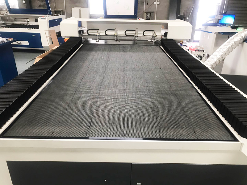 Four-head CO2 laser cutter in USA Four-head CO2 laser cutter in USA