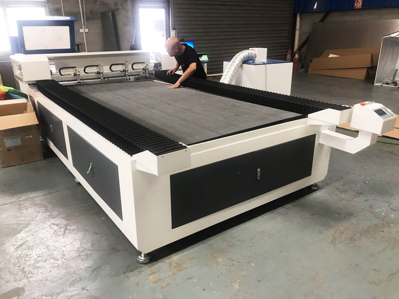 Four-head laser cutting machine in the United States Four-head laser cutting machine in the United States