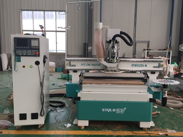 自動換刀數(shù)控雕刻機在阿拉伯聯(lián)合酋長國