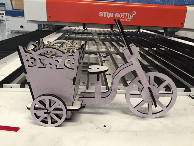 CO2 Laser Cutter 150W for MDF Projects CO2 Laser Cutter 150W for MDF Projects