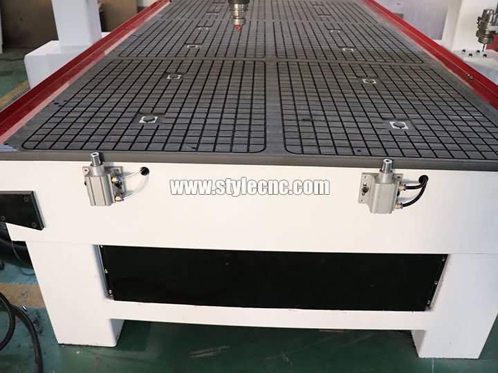 Carousel自動換刀數(shù)控加工中心氣缸位置