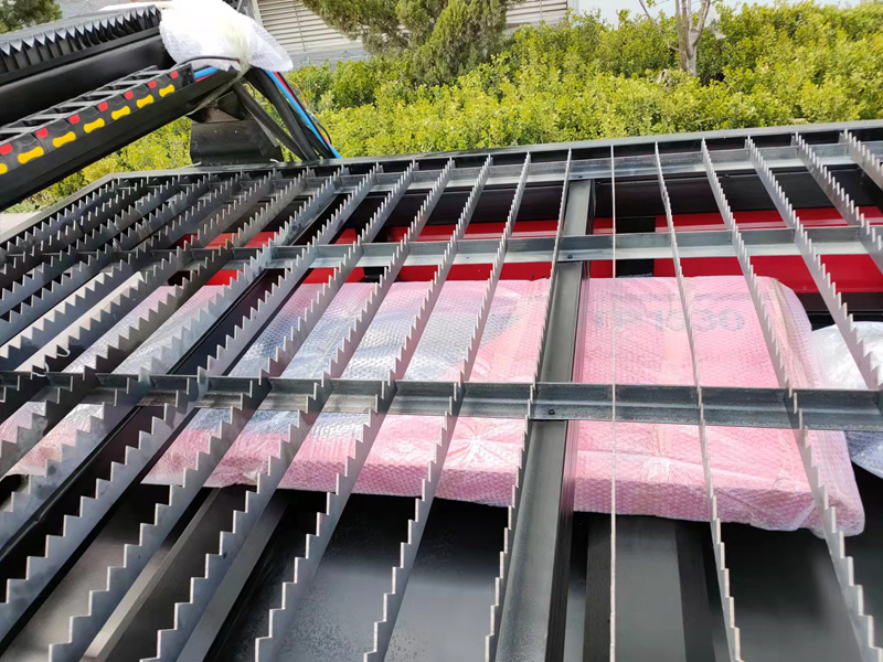 數(shù)控等離子切割機(jī)鋸齒臺(tái)