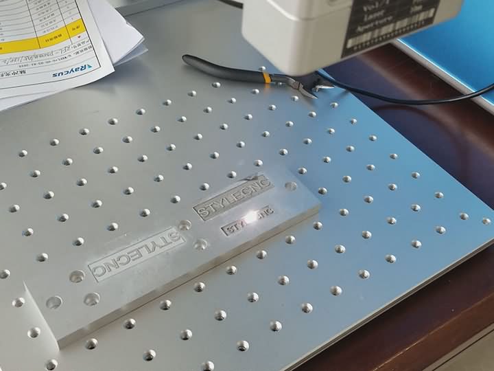 50W Fiber Laser Marking System for Aluminium Deep Engraving