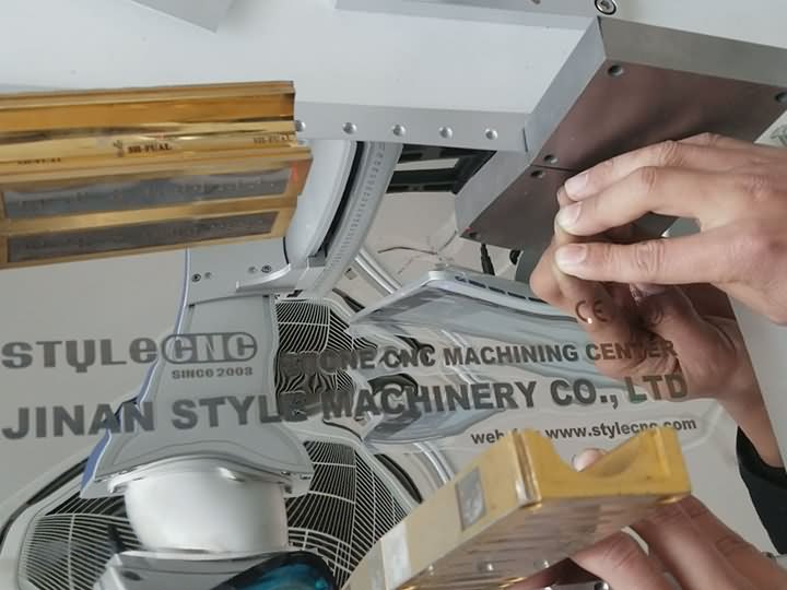 Fiber Laser System Printing Name Plates of Stainless Steel