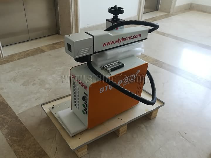 20W 彩色激光打標(biāo)機(jī) 20W 彩色激光打標(biāo)機(jī)