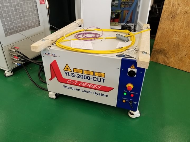 2000 Watts IPG Fiber Laser Cutting Machine in Hungary