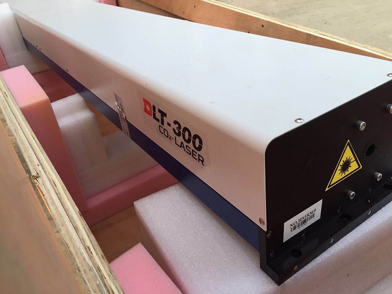 Low Cost 4x8 CO2 Laser Cutting Machine 300W for Sale