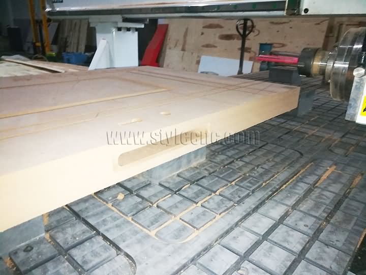 Keyhole drilling CNC router