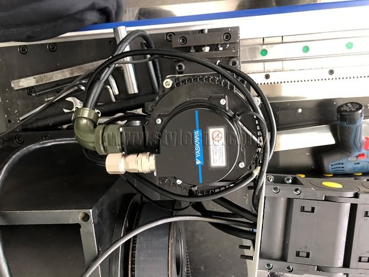 Yaskawa servo motor