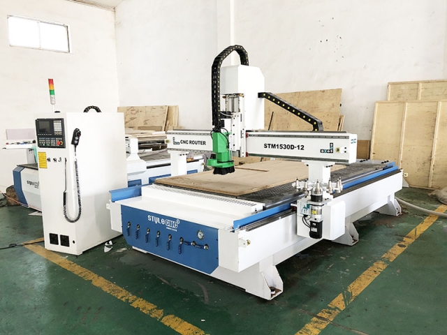 ATC CNC Router with Tool Magazine of 12 Cutters in Canada