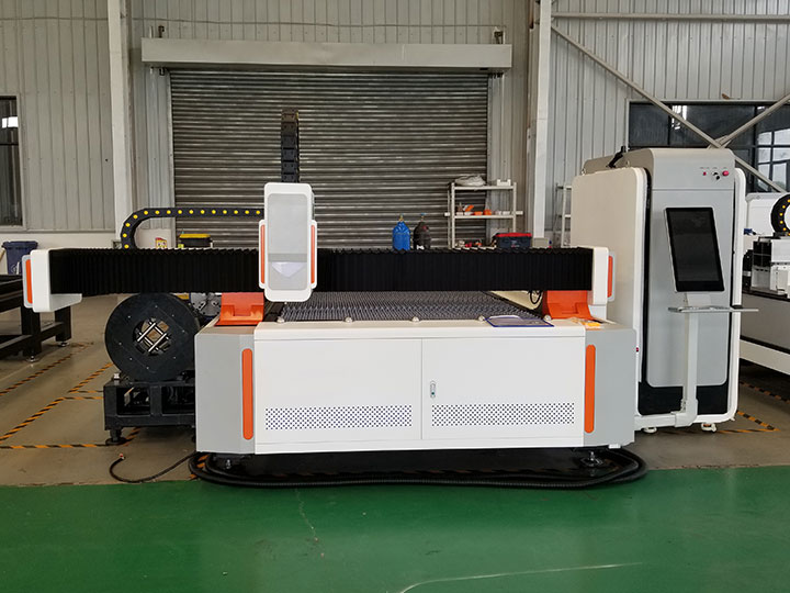 Fiber laser cutter for metal