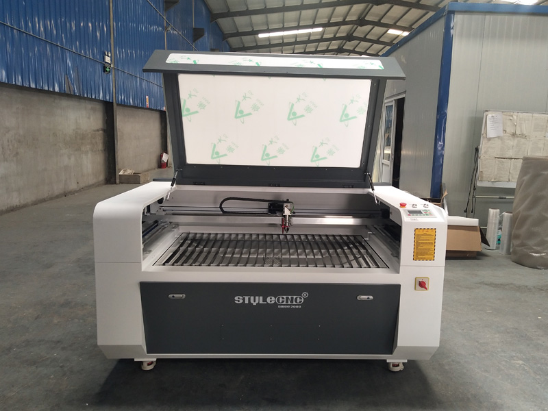 丹麥 STJ1390 帶空氣過濾器的激光切割機(jī)