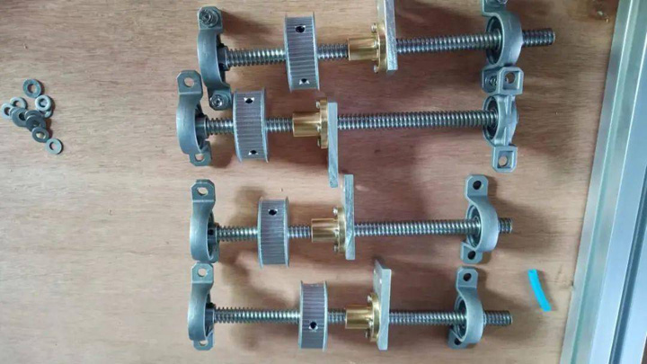 Assemble The Z-Axis Lift Screw Assemble The Z-Axis Lift Screw