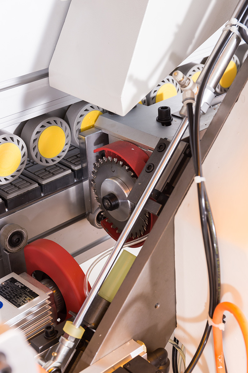 End Cutting with Edge Banding Machine