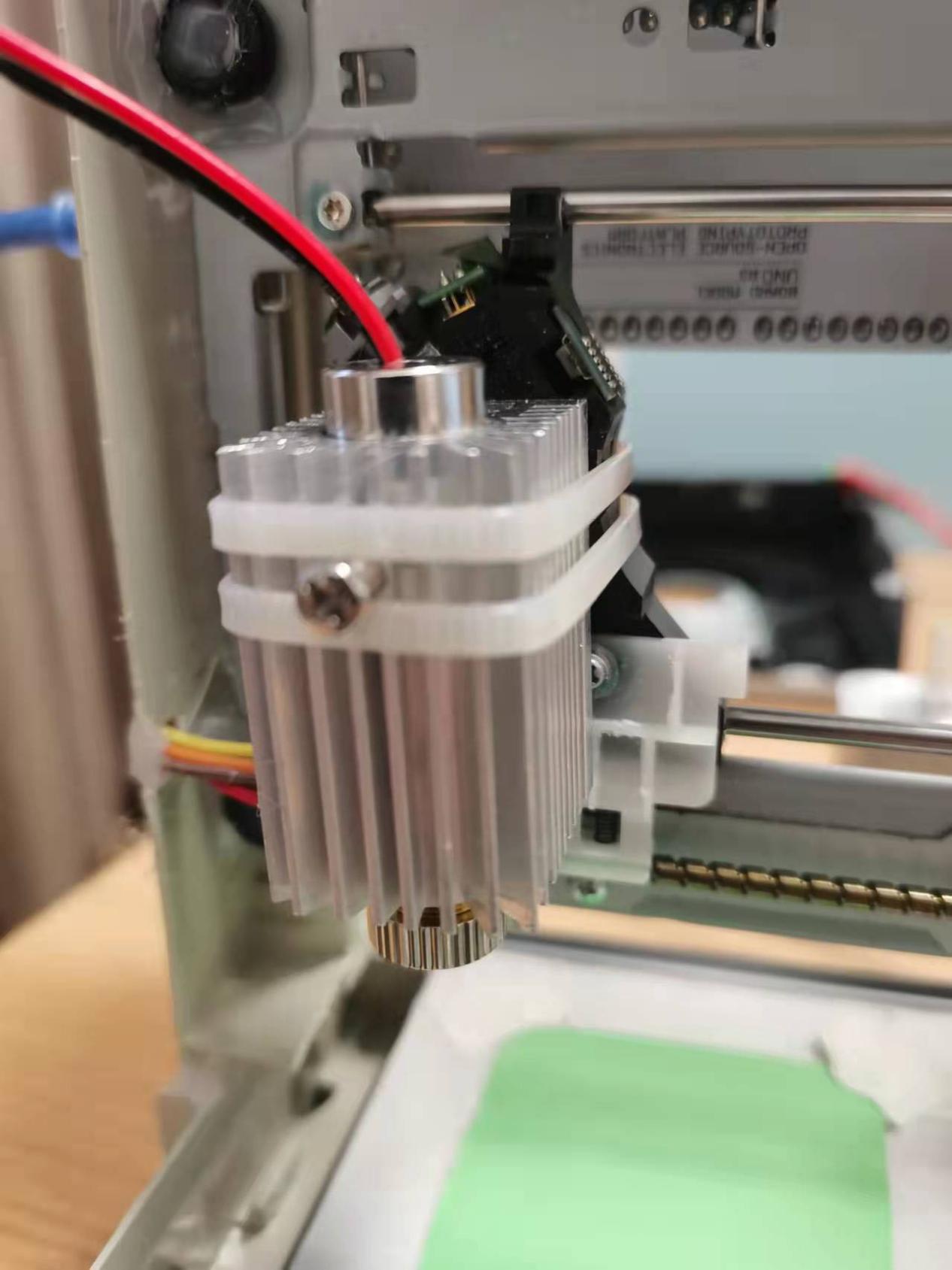 Laser engraving head