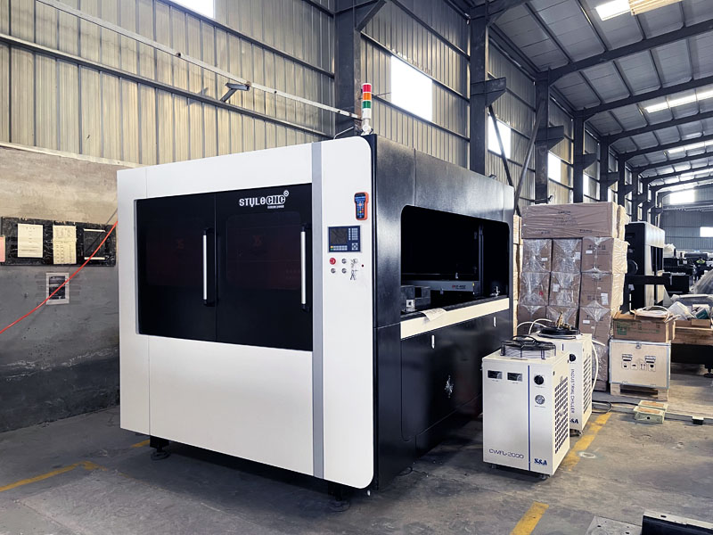 4x4 Hybrid Fiber & CO2 Laser Cutting Table for Metal & Wood
