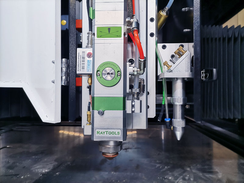 4x4 Hybrid Fiber & CO2 Laser Cutting Head