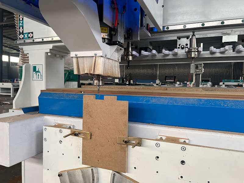 Vertical workstation for CNC