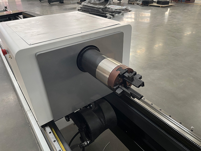 Rotary attachment for laser pipe cutting machine Rotary attachment for laser pipe cutting machine