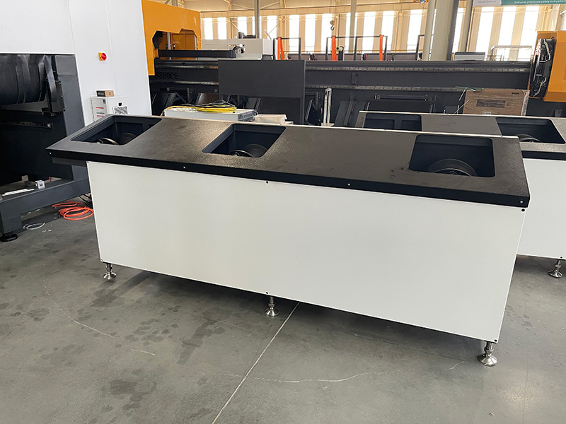 Automatic blanking table Automatic blanking table